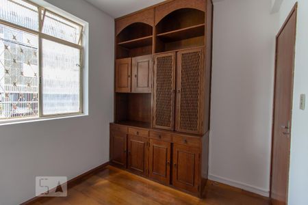 Quarto 2 de apartamento para alugar com 3 quartos, 70m² em Santo Antônio, Belo Horizonte