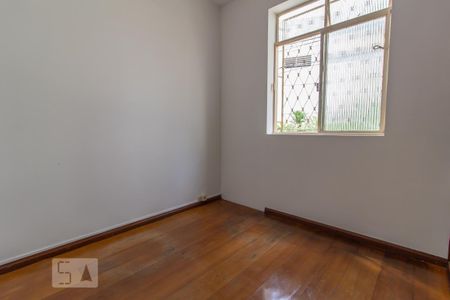 Quarto 2 de apartamento para alugar com 3 quartos, 70m² em Santo Antônio, Belo Horizonte
