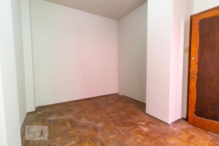 Quarto 2 de apartamento para alugar com 2 quartos, 75m² em Lourdes, Belo Horizonte