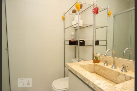 Banheiro de apartamento para alugar com 2 quartos, 77m² em Vila Sonia, São Paulo