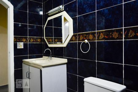 Banheiro Gabinete e Espelho de casa à venda com 2 quartos, 70m² em Vila Miami, São Paulo