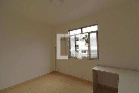 Quarto 1 de apartamento para alugar com 2 quartos, 55m² em Pechincha, Rio de Janeiro