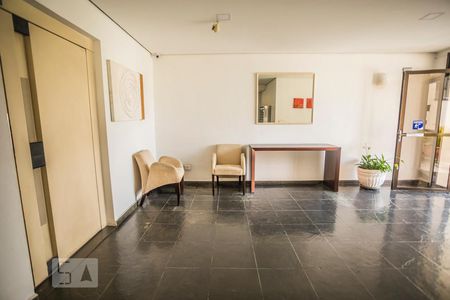 Apartamento para alugar com 72m², 3 quartos e 1 vagaHall social