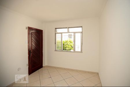 Sala de apartamento para alugar com 3 quartos, 59m² em Inhauma, Rio de Janeiro