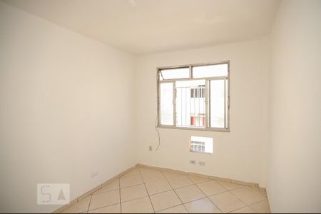 Quarto 2 de apartamento para alugar com 3 quartos, 59m² em Inhauma, Rio de Janeiro