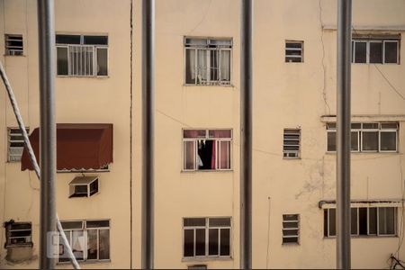 Vista Quarto 1 de apartamento para alugar com 3 quartos, 59m² em Inhauma, Rio de Janeiro