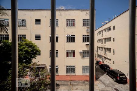 Vista Quarto 3 de apartamento para alugar com 3 quartos, 59m² em Inhauma, Rio de Janeiro