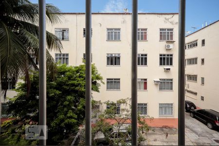 Vista Sala de apartamento para alugar com 3 quartos, 59m² em Inhauma, Rio de Janeiro