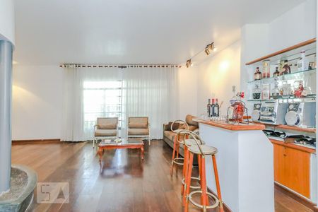 Sala 1 de casa para alugar com 3 quartos, 231m² em Jardim Santista, Mogi das Cruzes