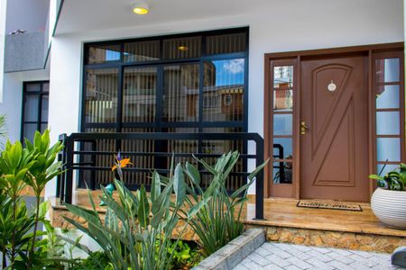 Casa à venda com 630m², 4 quartos e 8 vagasHall