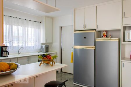 Casa à venda com 630m², 4 quartos e 8 vagasCozinha