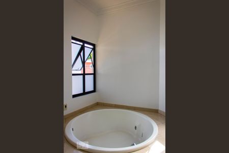 Casa à venda com 630m², 4 quartos e 8 vagasDetalhe do Banheiro da Suíte 1