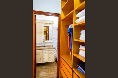 Casa à venda com 630m², 4 quartos e 8 vagasVaranda da Suíte 2