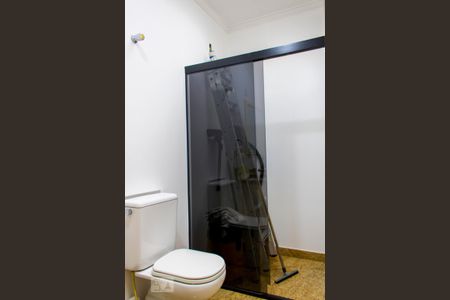 Casa à venda com 630m², 4 quartos e 8 vagasBanheiro da Suíte 4