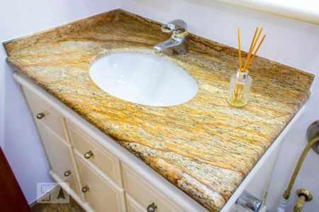 Casa à venda com 630m², 4 quartos e 8 vagasDetalhe do Banheiro da Suíte 2