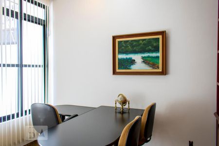 Casa à venda com 630m², 4 quartos e 8 vagasEscritório