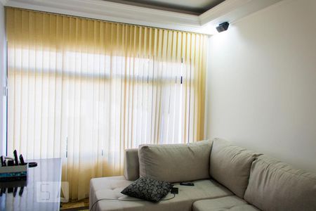 Sala de TV de casa para alugar com 4 quartos, 630m² em Vila America, Santo André