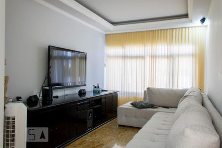 Sala de TV de casa para alugar com 4 quartos, 630m² em Vila America, Santo André