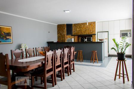 Casa à venda com 630m², 4 quartos e 8 vagasÁrea Externa