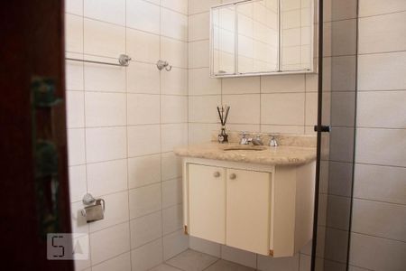 Casa à venda com 306m², 4 quartos e 5 vagasBanheiro 5