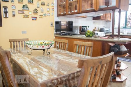 Casa à venda com 306m², 4 quartos e 5 vagasCozinha