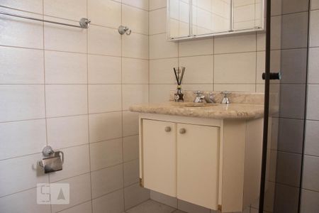 Casa à venda com 306m², 4 quartos e 5 vagasBanheiro 