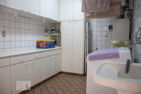 Casa à venda com 306m², 4 quartos e 5 vagasÁrea de Serviço