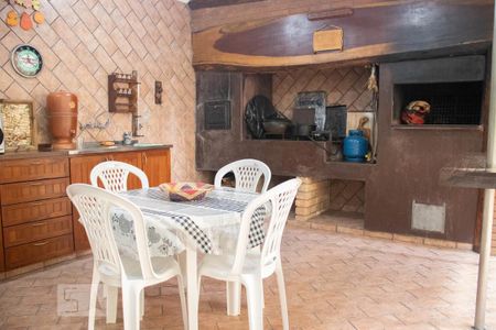 Casa à venda com 306m², 4 quartos e 5 vagasÁrea de lazer