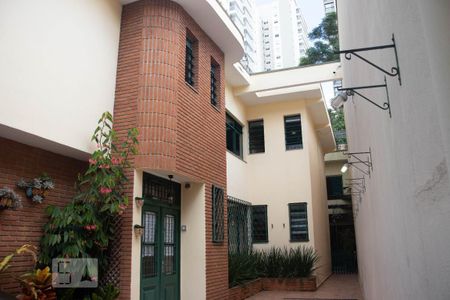 Casa à venda com 306m², 4 quartos e 5 vagasFachada