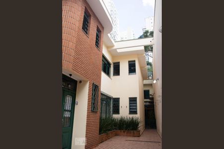 Casa à venda com 306m², 4 quartos e 5 vagasFachada