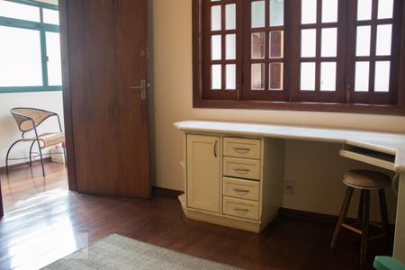 Casa à venda com 306m², 4 quartos e 5 vagasQuarto 3