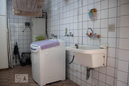 Casa à venda com 306m², 4 quartos e 5 vagasÁrea de Serviço