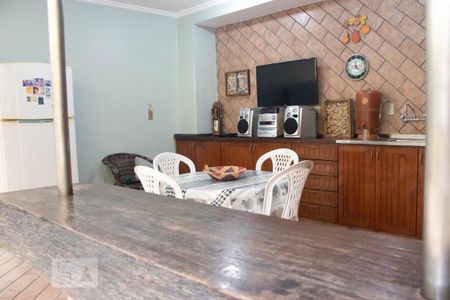 Casa à venda com 306m², 4 quartos e 5 vagasÁrea de lazer