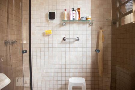 Casa à venda com 306m², 4 quartos e 5 vagasBanheiro 