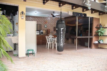 Casa à venda com 306m², 4 quartos e 5 vagasÁrea de lazer