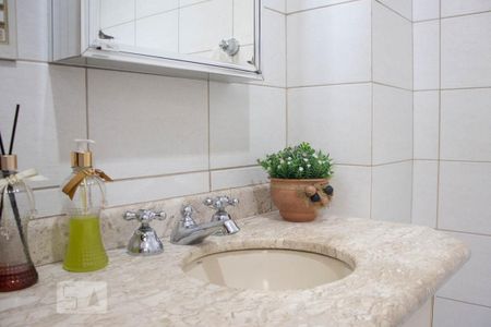 Casa à venda com 306m², 4 quartos e 5 vagasBanheiro 