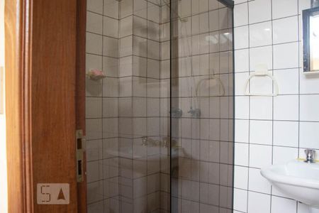Casa à venda com 306m², 4 quartos e 5 vagasBanheiro 