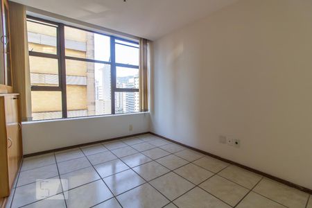 Quarto de kitnet/studio à venda com 1 quarto, 32m² em Funcionários, Belo Horizonte