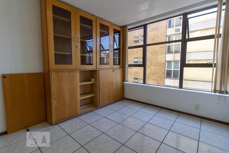 Quarto de kitnet/studio à venda com 1 quarto, 32m² em Funcionários, Belo Horizonte