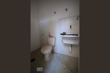 Casa à venda com 300m², 4 quartos e 7 vagasBanheiro de Serviço