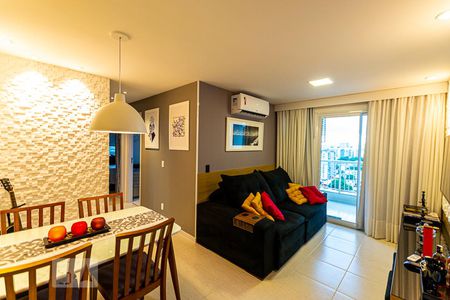 Sala de apartamento à venda com 2 quartos, 60m² em Santa Rosa, Niterói