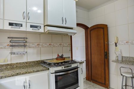Casa à venda com 590m², 5 quartos e 5 vagasCozinha