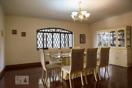 Casa à venda com 590m², 5 quartos e 5 vagasSala de Jantar