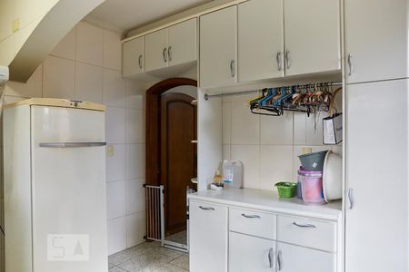 Casa à venda com 590m², 5 quartos e 5 vagasLavanderia