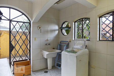 Casa à venda com 590m², 5 quartos e 5 vagasLavanderia