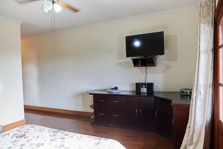 Casa à venda com 590m², 5 quartos e 5 vagasSuite 4