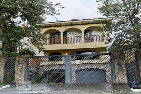 Casa à venda com 590m², 5 quartos e 5 vagasFachada