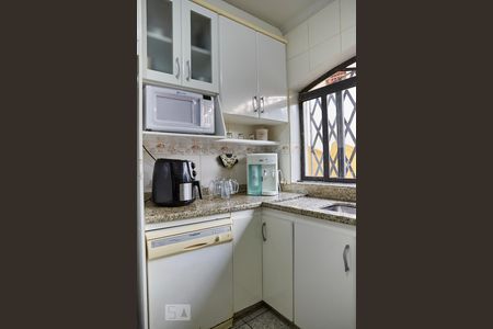 Casa à venda com 590m², 5 quartos e 5 vagasCozinha