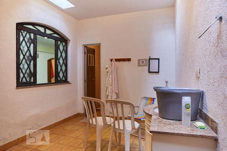 Casa à venda com 590m², 5 quartos e 5 vagasSauna