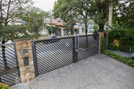 Casa à venda com 590m², 5 quartos e 5 vagasGaragem